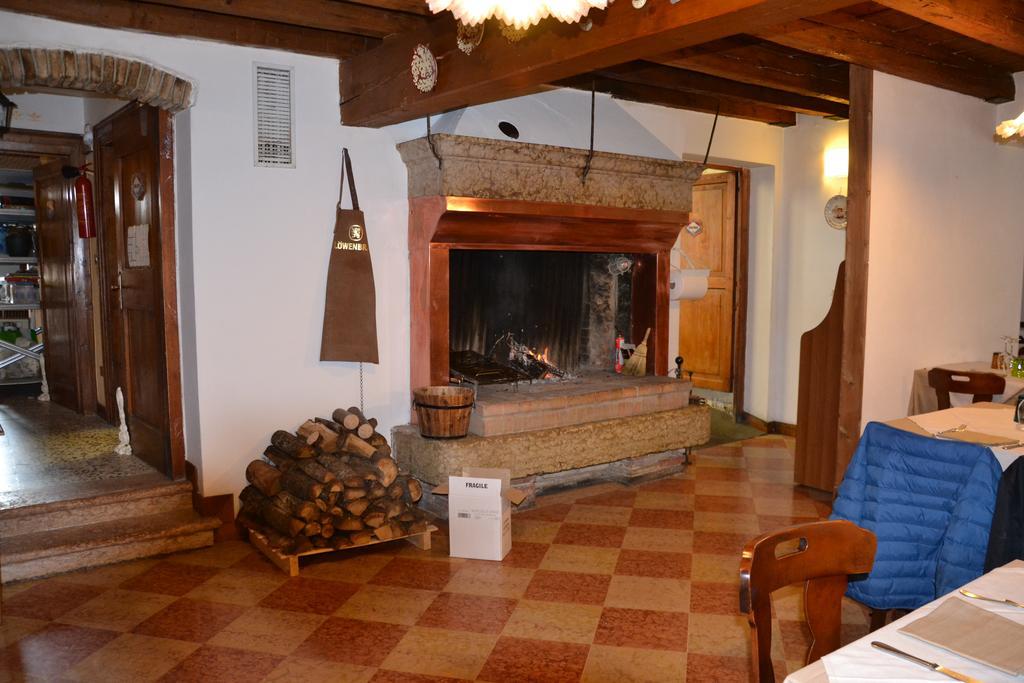 Locanda Al Centrale Caprino Veronese Exterior foto